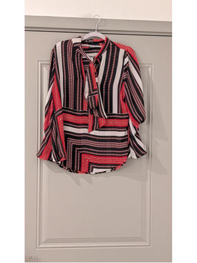 Women's New York & Company Blouse Size S Black Red Geometric Print